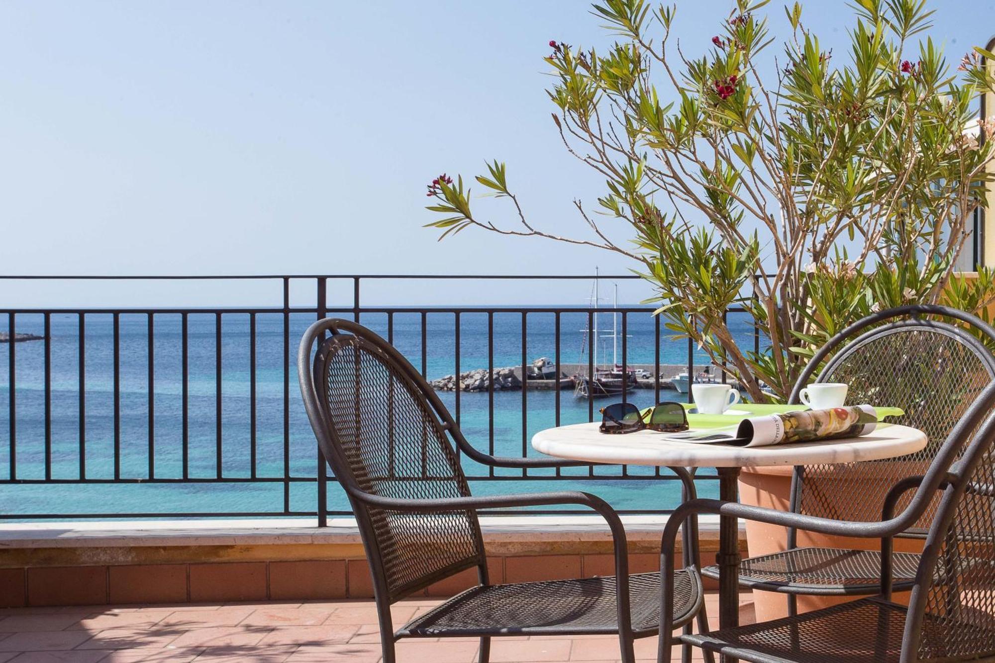 Palermo Mare Holidays Sferracavallo Exterior photo